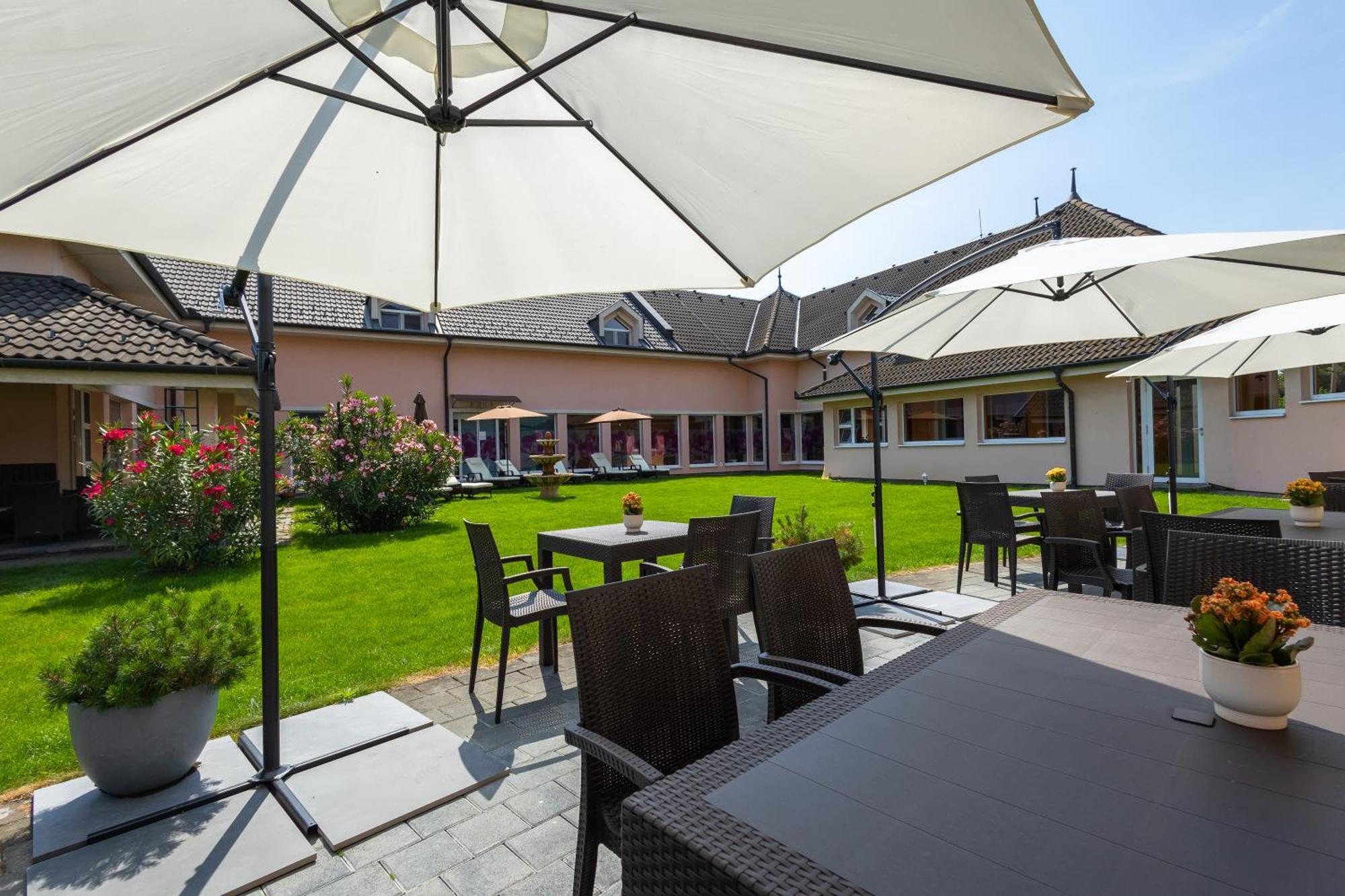Spa & Wellness Hotel Orchidea Veľký Meder Eksteriør billede