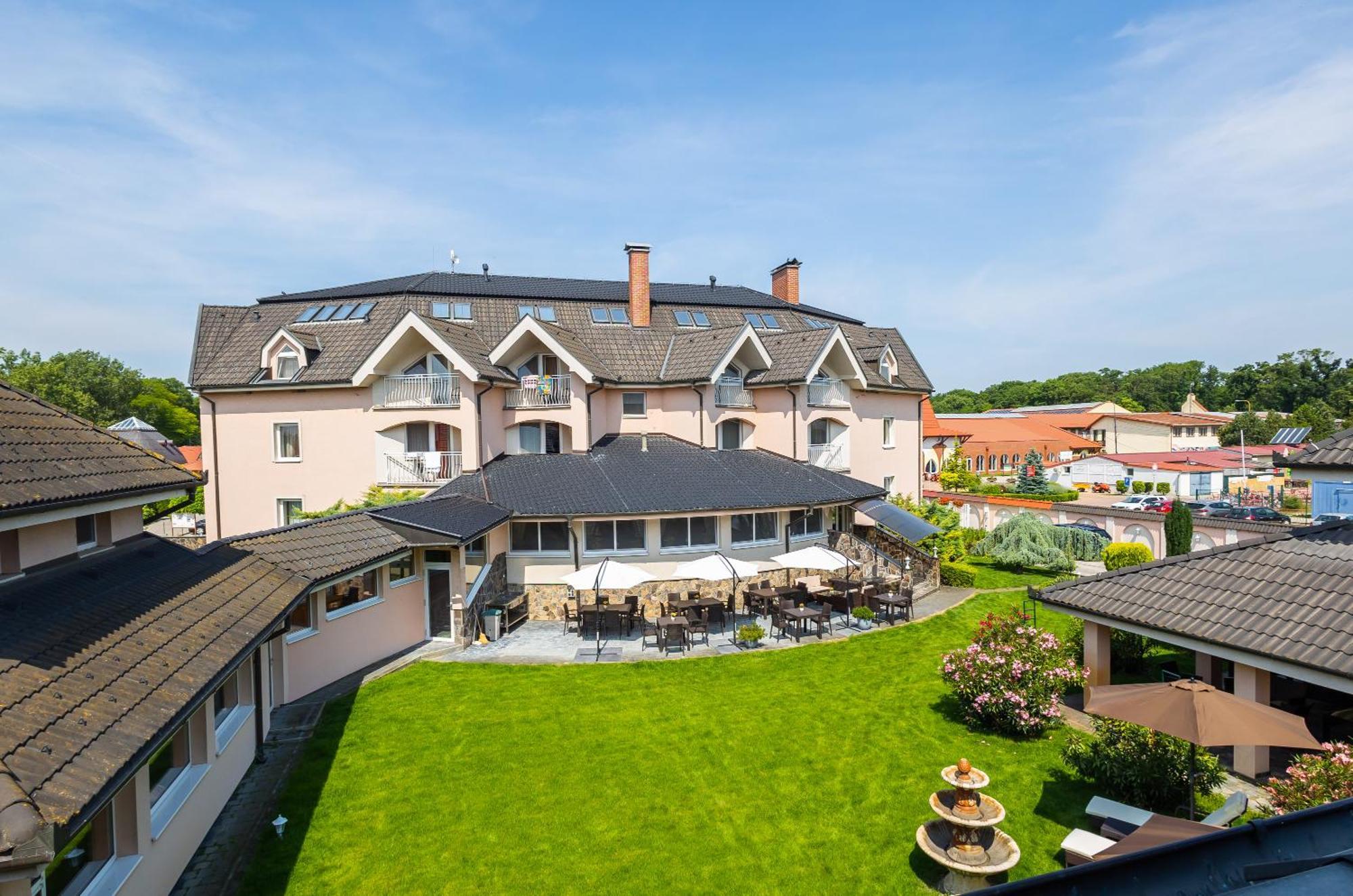 Spa & Wellness Hotel Orchidea Veľký Meder Eksteriør billede