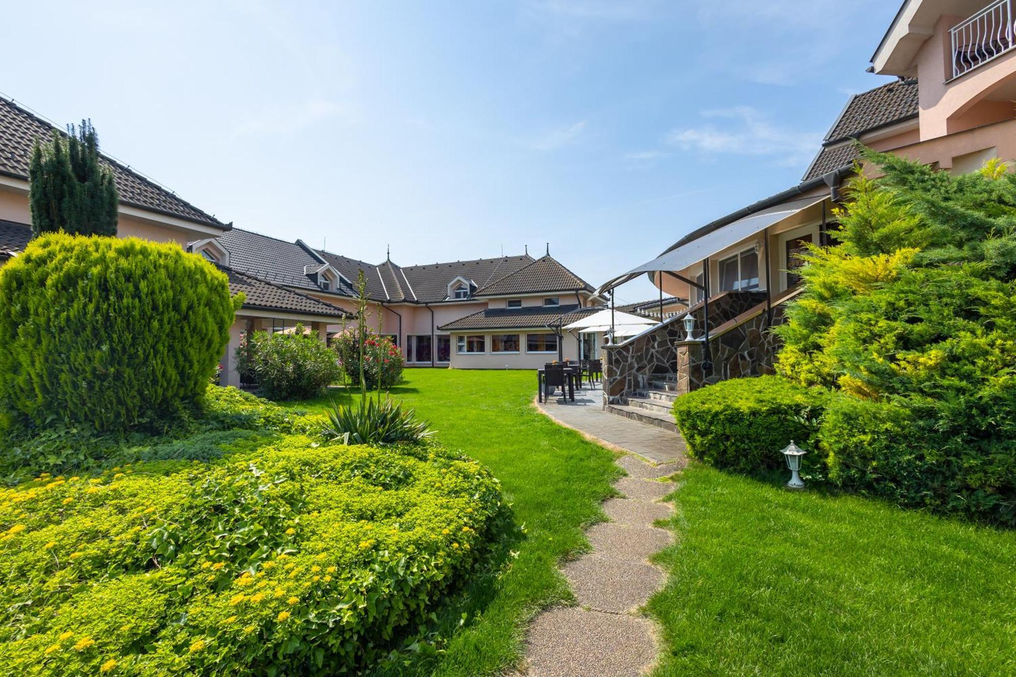 Spa & Wellness Hotel Orchidea Veľký Meder Eksteriør billede