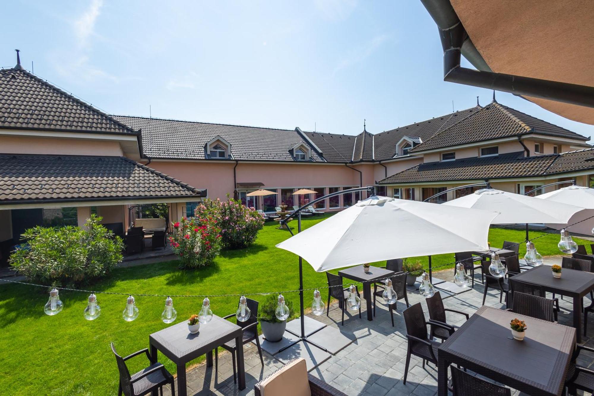 Spa & Wellness Hotel Orchidea Veľký Meder Eksteriør billede